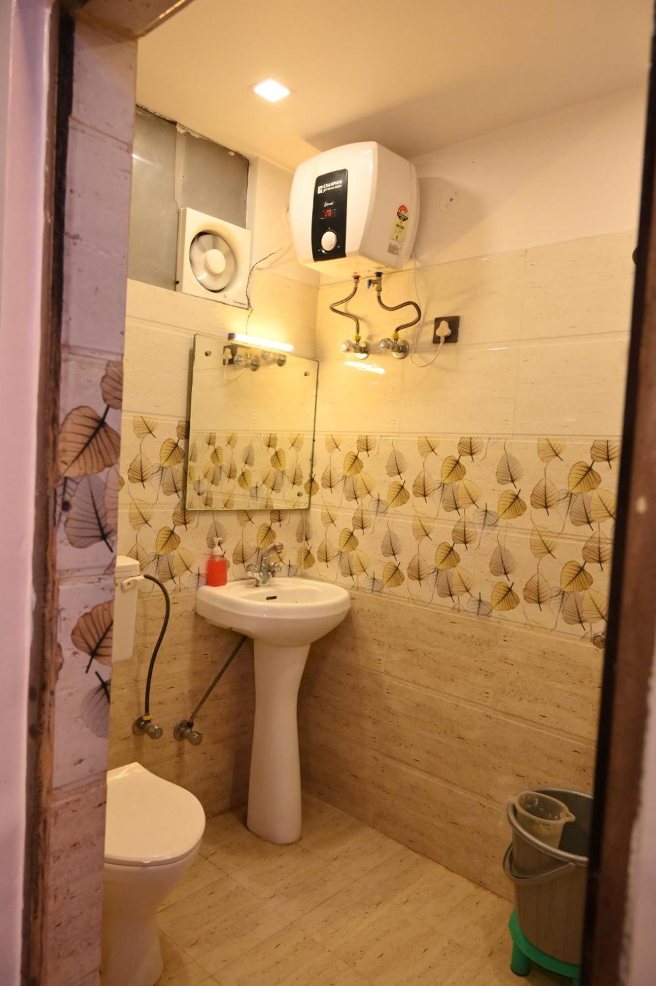 Hotel Riddhi Regency Λάκναου Εξωτερικό φωτογραφία