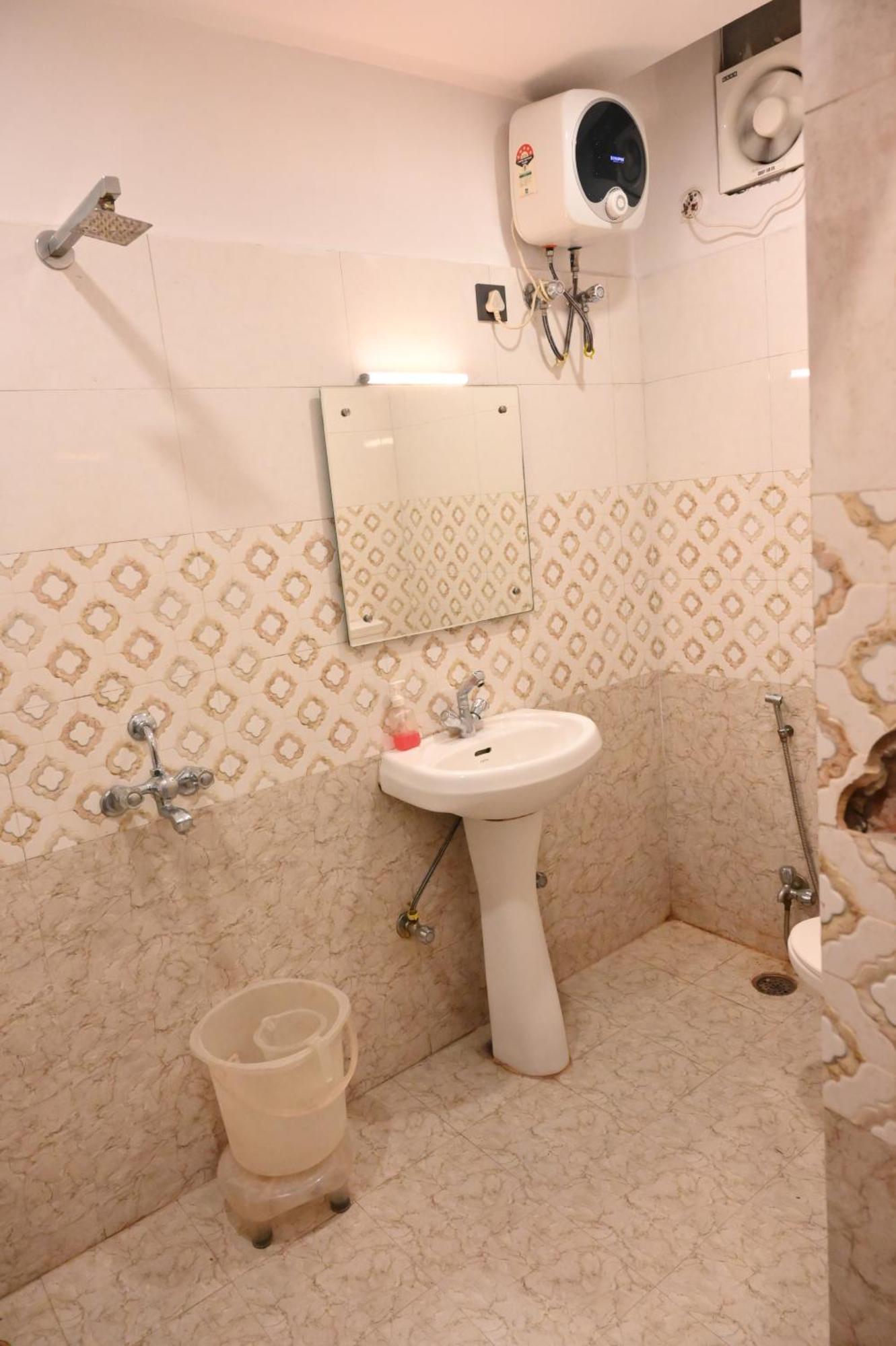 Hotel Riddhi Regency Λάκναου Εξωτερικό φωτογραφία