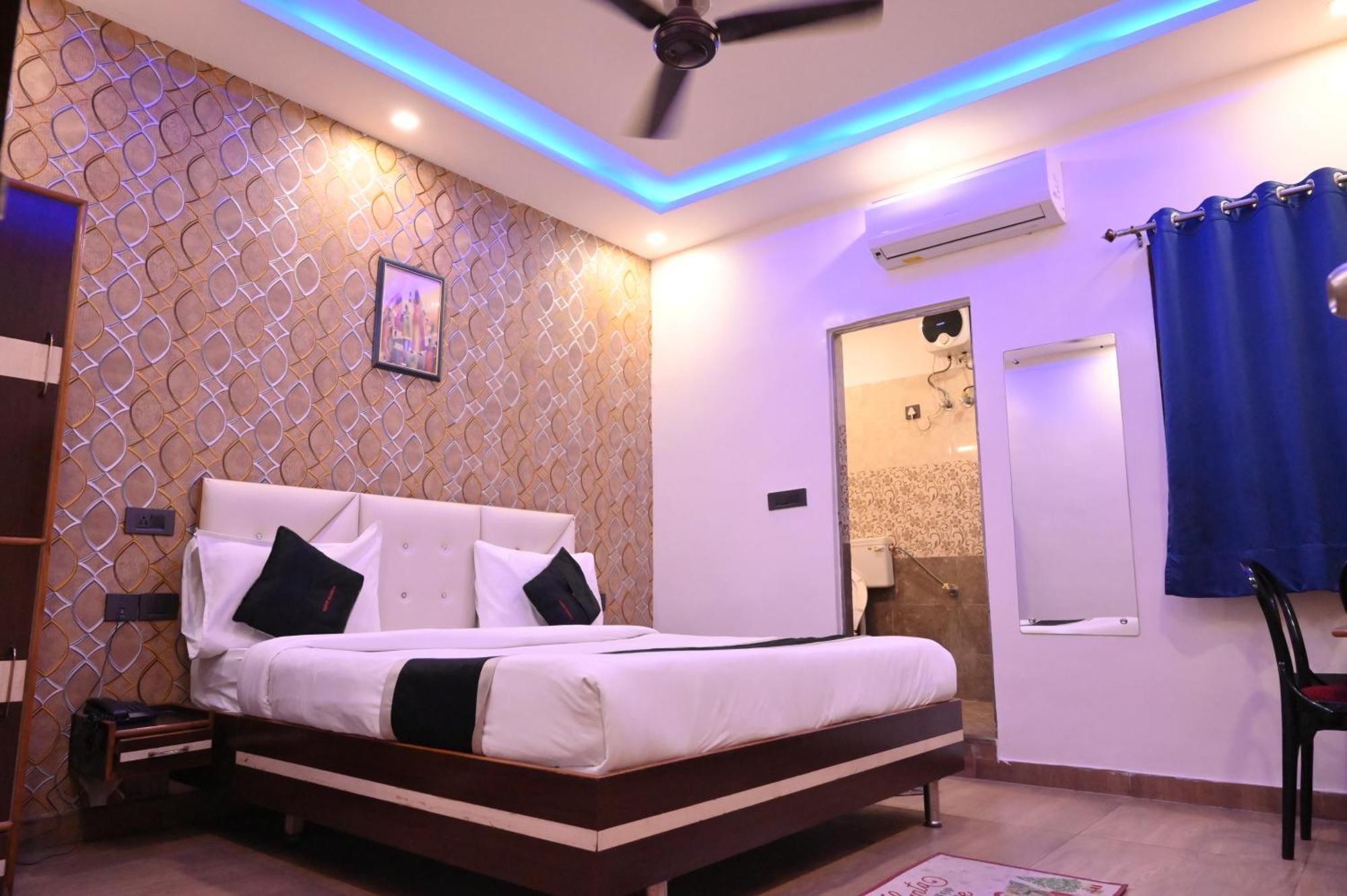 Hotel Riddhi Regency Λάκναου Εξωτερικό φωτογραφία