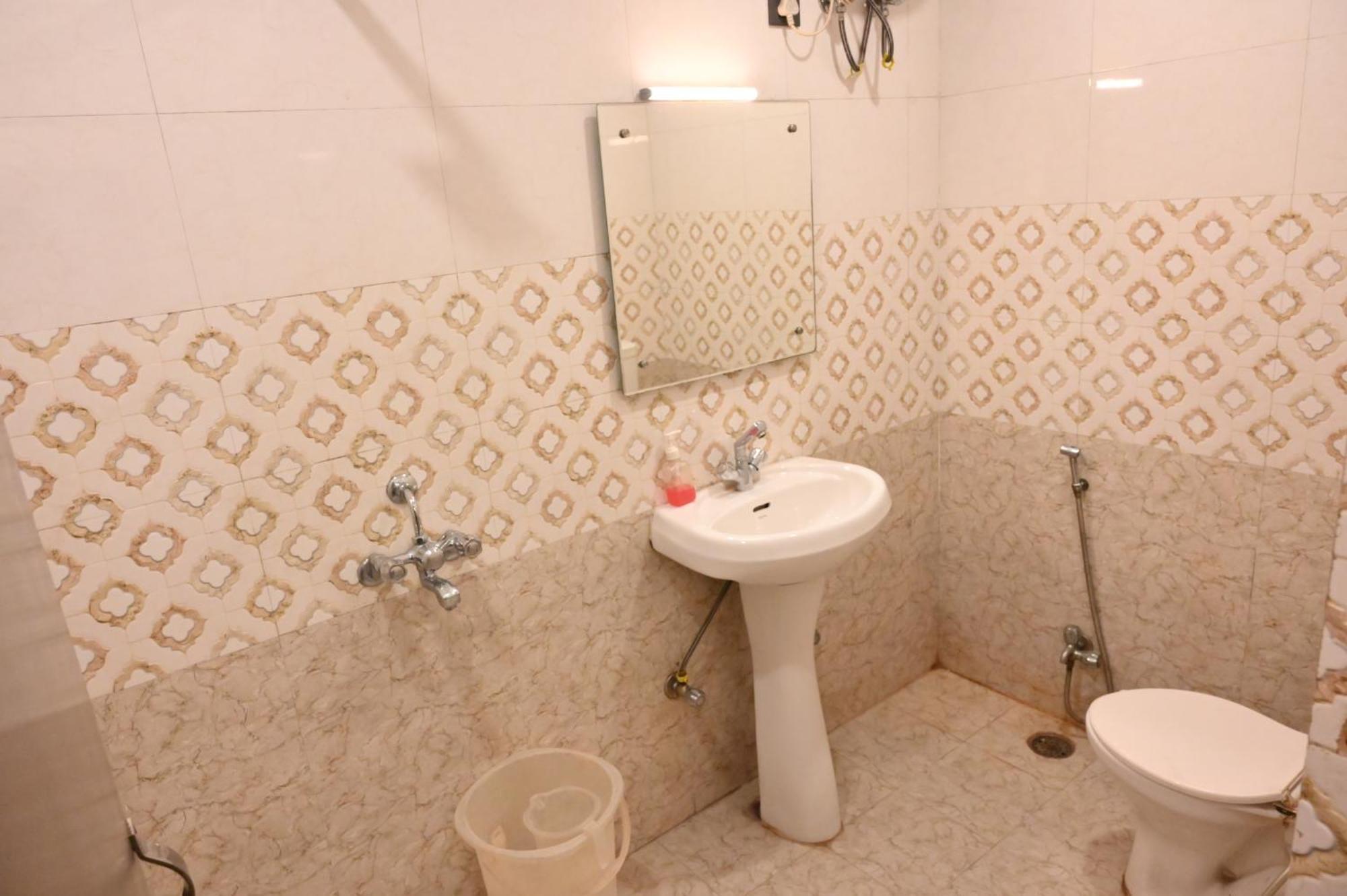 Hotel Riddhi Regency Λάκναου Εξωτερικό φωτογραφία